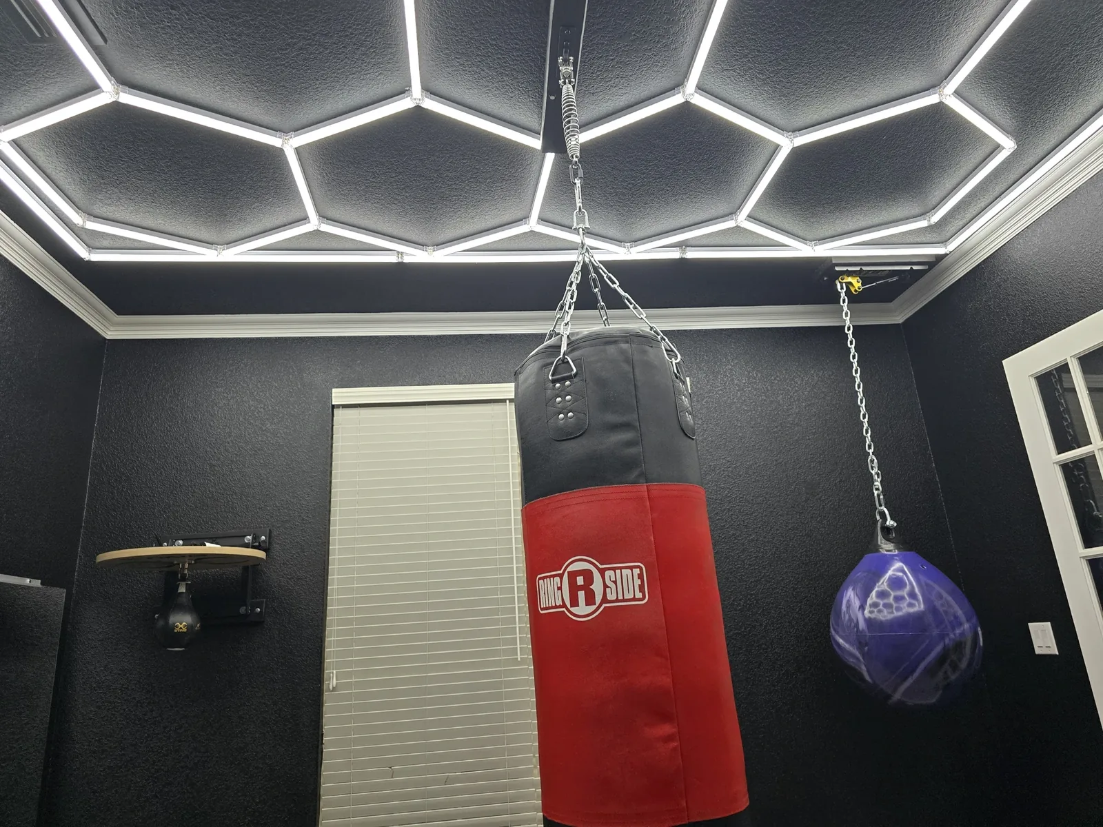 Ceiling-mounted heavy bag anchor