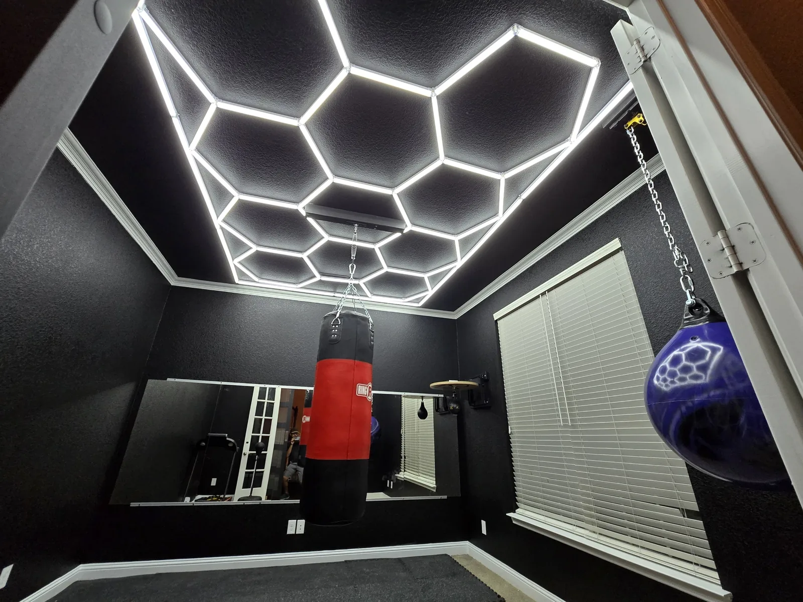 Complete home-gym room